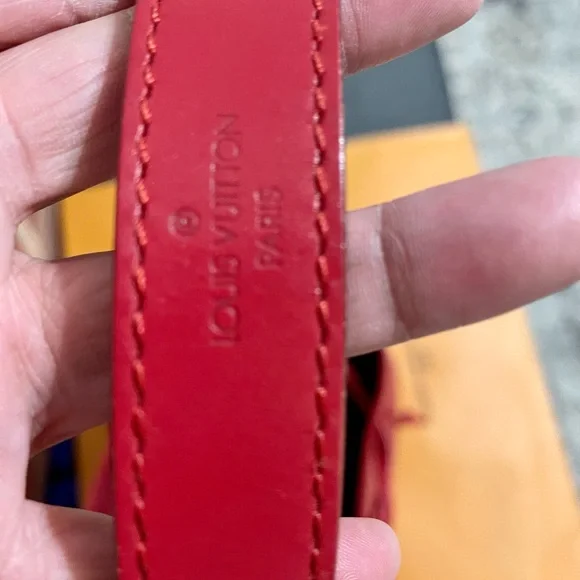 LOUIS VUITTON ❤️🌟 EPI NOE RED SHOULDER BAG ⭐️ - Picture 8 of 10